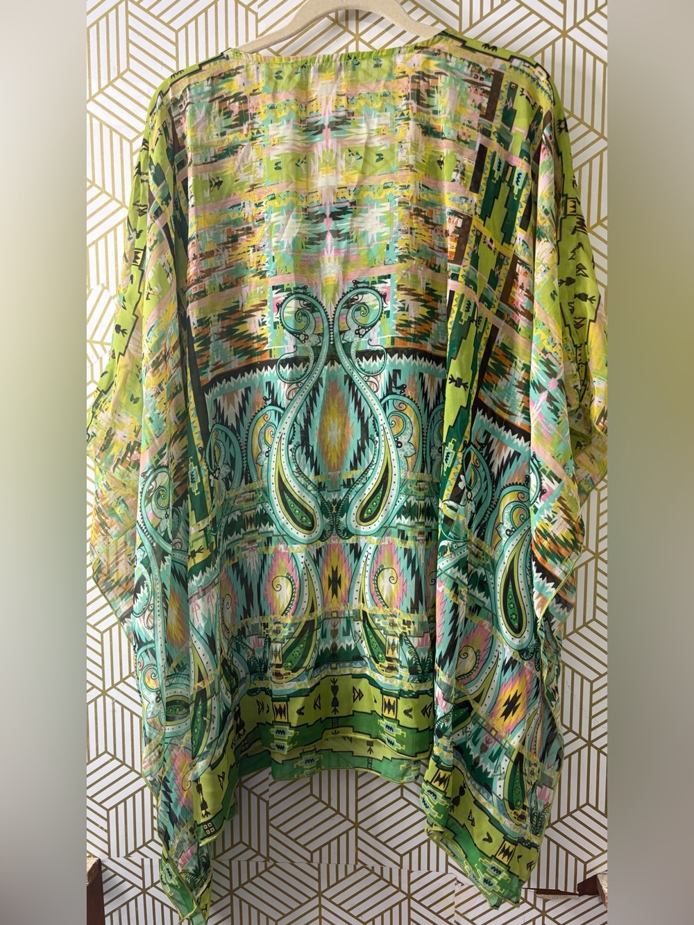 Embellished V-Neck Green Printed Tunic Top one size - Picture 2 of 4